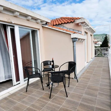 Apartment Fiorenini 2 Mlini Exterior photo
